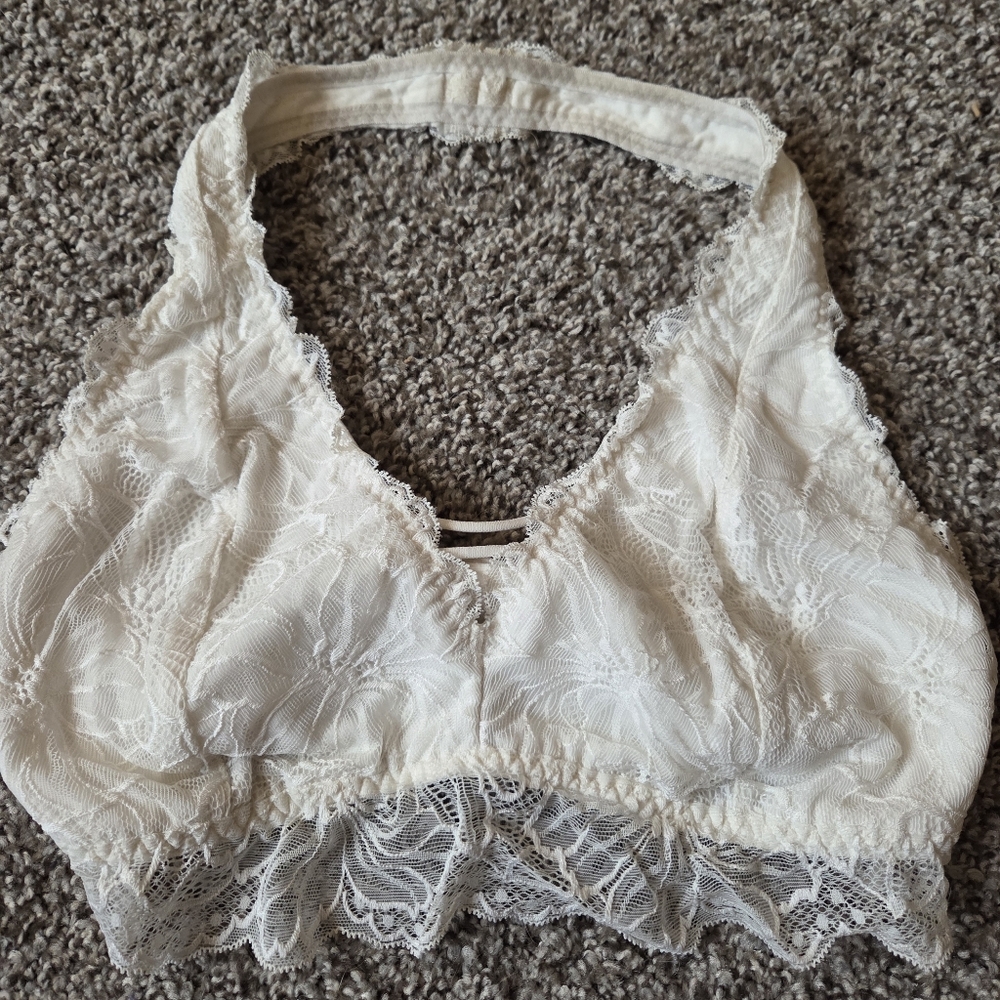 Elegant Lace Halter Bra - Cream